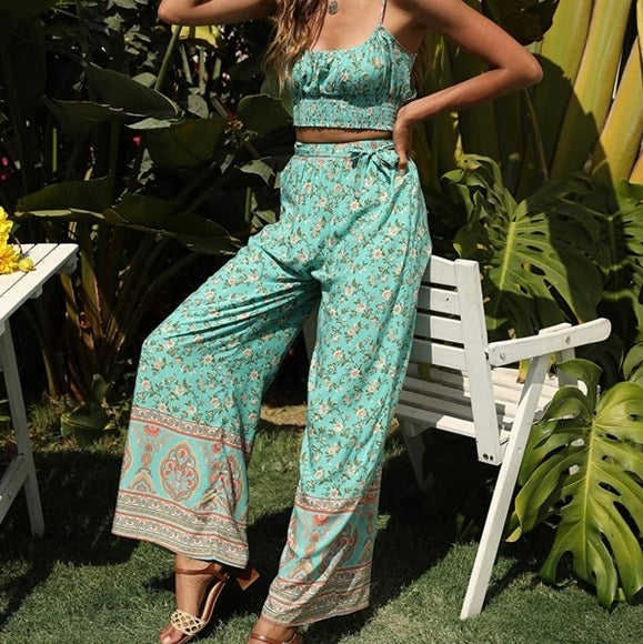 TWO PIECE SET PANTS WITH CROP TOP & WIDE LEG PANTS