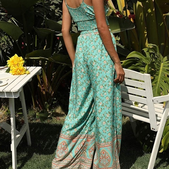 TWO PIECE SET PANTS WITH CROP TOP & WIDE LEG PANTS