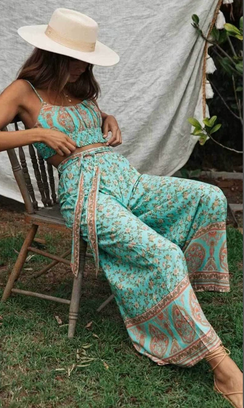 TWO PIECE SET PANTS WITH CROP TOP & WIDE LEG PANTS